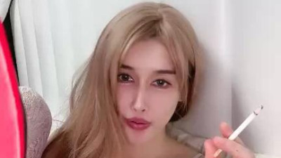  꽃팔 타투 금발 미녀!젖가슴도 예쁘고 다리도 예쁘고 몸매도 좋아요!털 없이 깨끗한 구멍, 블랙 스틸레토 힐, 다리를 들어 포즈를 취하는 섹시한 유혹 (쿨걸야동,섹트야동,쇼츠야동,한국야동)