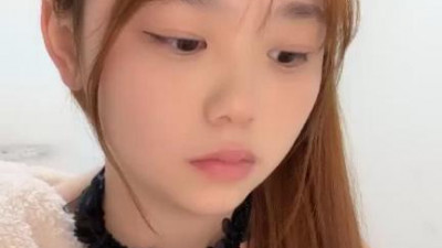  일품 통통한 소녀는 심야에 독극물을 방출하여 늑대 친구와 소란을 피우고, 지휘를 받아 전라 자위하며, 젖을 비비고 윽박지르고, 끊임없이 신음하며, 소변을 보는 것은 정말 짜릿합니다. (쿨걸야동,섹트야동,쇼츠야동,한국야동)