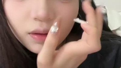  허당 청순 풋풋 동생!신인은 조만간 바다로 갑니다!속옷 젖을 걷어올리고 한 손엔 포동포동한 입술, 클로즈업, 욕실 샤워로 유혹 (쿨걸야동,섹트야동,쇼츠야동,한국야동)