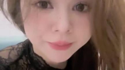  글래머러스한 분위기의 여신!음악에 맞춰 스윙!섹시 나시 블랙 스타킹, M 다리 주물럭, 동생 탐나네, 계란찜질 두 마리 토끼를 다 잡음 (쿨걸야동,섹트야동,쇼츠야동,한국야동)
