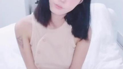  일품 단발머리 19 허당소녀!시스루 끈 화이트 스타킹!잘록한 허리, 좋은 몸매, 초연동생, 달걀을 튀기고 구멍 놀리며 극도의 유혹 (쿨걸야동,섹트야동,쇼츠야동,한국야동)