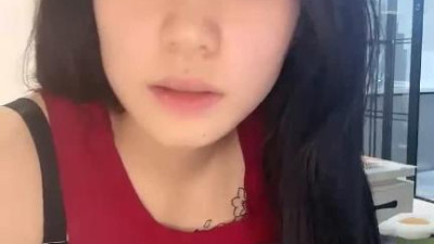  최고급 미녀 아가씨, 한 쌍의 아름다운 젖가슴이 크고 곧습니다, 자, 큰 이모, 소로소혈이 아주 핑크빛입니다, 쪼개서 보여 드리겠습니다. (쿨걸야동,섹트야동,쇼츠야동,한국야동)