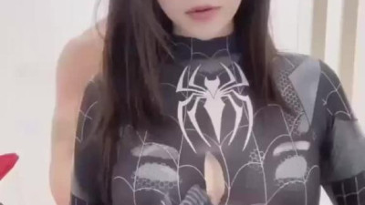  예쁜 할머니 스파이더맨 차림으로 집에서 잘생기고 강하고 섹시하고 무난한 욕을 먹고 젖이 요란스럽게 짖어대서 마지막에 조안사 (쿨걸야동,섹트야동,쇼츠야동,한국야동)