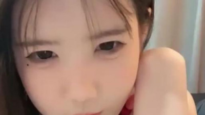  사랑스럽고 청순한 누이동생, 집에서 소란 피우고, 핑크빛 굴을 진동시키고, 다리를 들어 밀어넣고, 낮은 신음소리를 내며, 눈을 감고 즐깁니다. (쿨걸야동,섹트야동,쇼츠야동,한국야동)