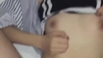  까만 실크 예쁜 아가씨 밑에 TM 좀 살살 집에서 오빠한테 국화 터트리고 그리스 안 바르고 끼우기가 힘들긴 해요 뻑뻑하고 아프긴 해요 (쿨걸야동,섹트야동,쇼츠야동,한국야동)