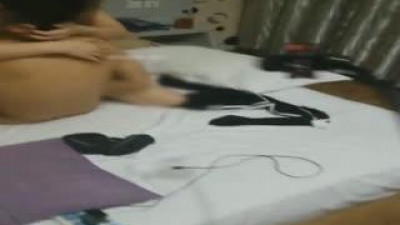  백멋쟁이 음탕한 요즘 젊은이들 미치겠어 꼬마 청년 셋이 말을 걸자 마자 날씬하고 여리여리한 여인숙에서 대포질 라이브를 하고 일을 바꾸고 지휘하는 (쿨걸야동,섹트야동,쇼츠야동,한국야동)