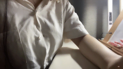 아프리카 슴터디_25.07.19 [가슴올리다 유륜꼭지노출] (쿨걸야동,섹트야동,쇼츠야동,한국야동)