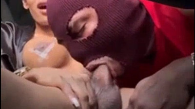 길에서 헌팅한 남자에게 자지를 물리는 트랜스 (쿨걸야동,섹트야동,쇼츠야동,한국야동)
